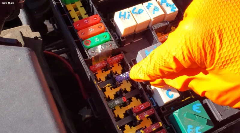 форд фокус 1 предохранитель бензонасоса, ford focus 1 fuse fuel pump