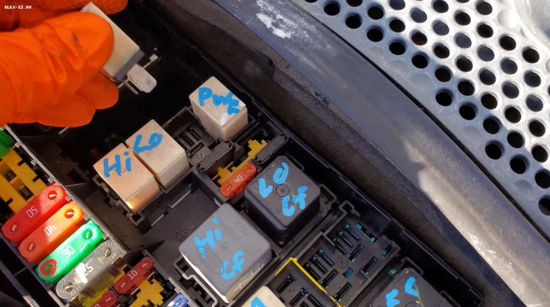 форд фокус 1 проверка топливного насоса, ford focus 1 relay fuel pump change