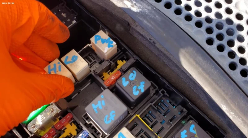 форд фокус 1 проверка топливного насоса, ford focus 1 relay fuel pump change