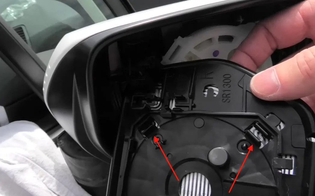 toyota corolla 2019 клипсы стекла зеркала