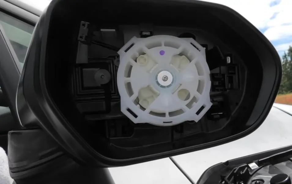 toyota corolla 2019 боковое зеркало без стекла