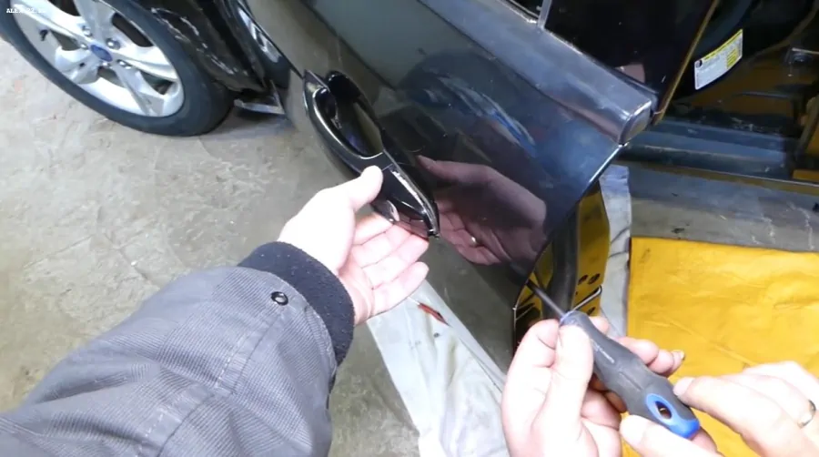 ford focus 3 болт крепления личинки замка